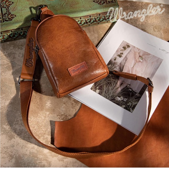 Wrangler Western Boho Crossbody Sling Bag for Women with Strap - Picture 4 of 8